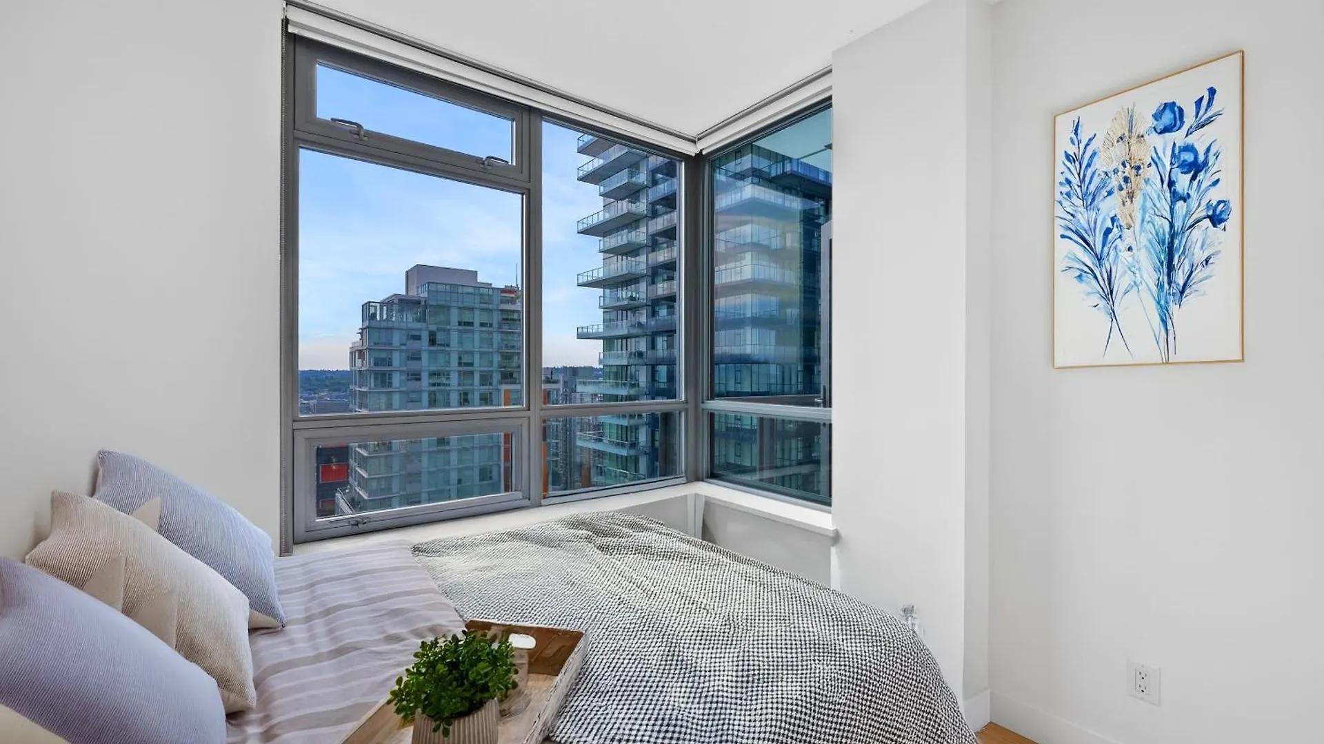 Apartment Sky High 2 Bedroom Retreat Downtown And Panoramic Views Vancouver